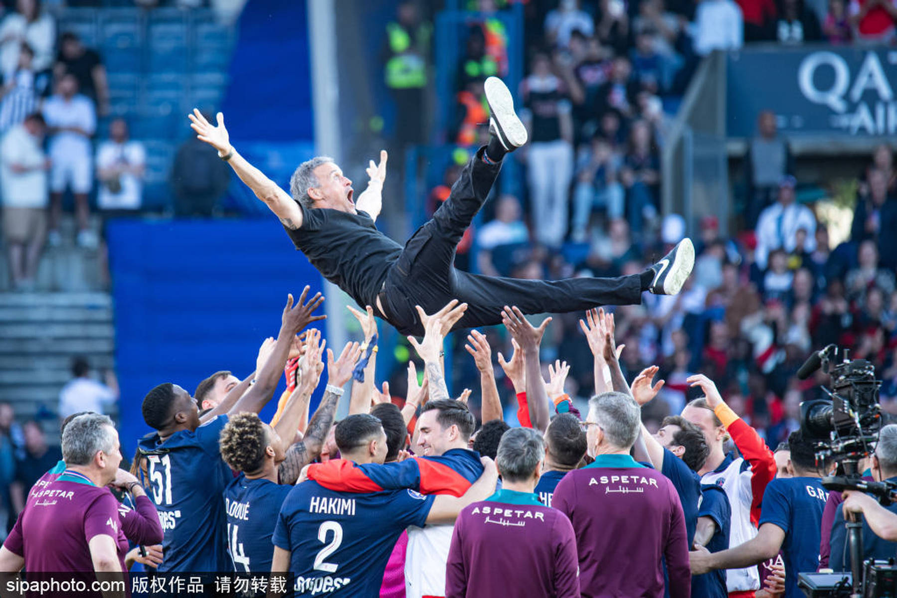 恩里克：铁血教头的荣耀与争议之路